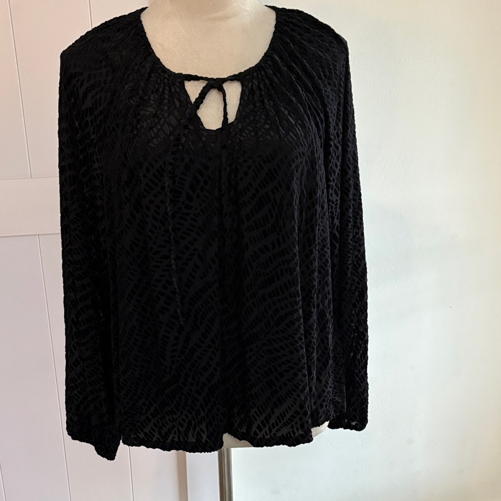 Simply Vera Vera Wang Black Textured Blouse